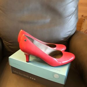 Stride right shoes, size 10!